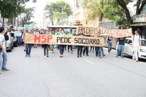 Comunidade acadêmica protesta em defesa do Hospital Universitário de São Paulo