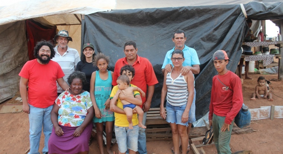 Morosidade da Justiça deixa dezenas de famílias de Mato Grosso em condições precárias neste final de ano