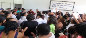 Sem salários, terceirizados da UFMT paralisam suas atividades nessa sexta-feira (22/02)
