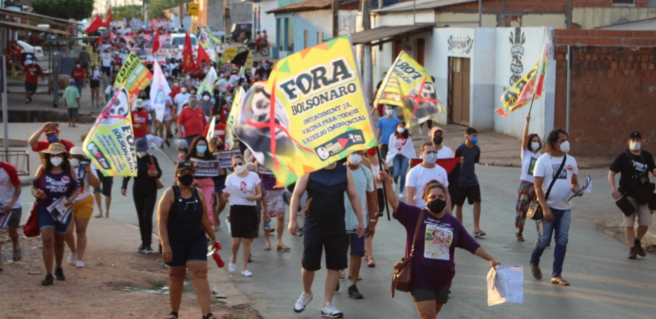 Por que gritamos? Grito dos Excluídos leva população para às ruas do Jd. Vitória, em Cuiabá; veja fotos