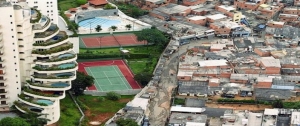 Relatório expõe desigualdade social no Brasil, onde seis bilionários concentram a mesma riqueza que metade da população mais pobre