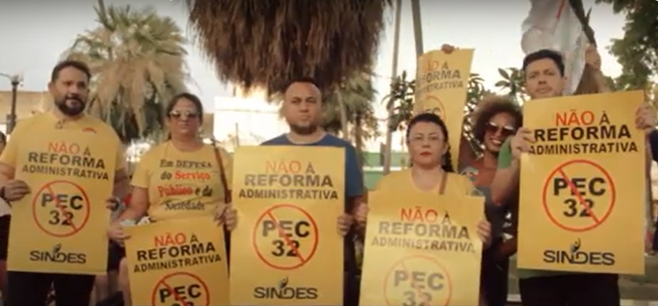VÍDEO - Dia do Servidor Público é marcado por ato contra a PEC 32 em Cuiabá