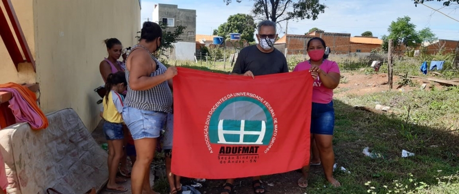 Famílias despejadas em Várzea Grande continuam em Ginásio, alguns com Covid-19