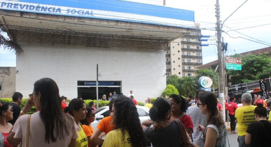 Contra a Reforma da Previdência, docentes federais realizam mobilizações em Cuiabá