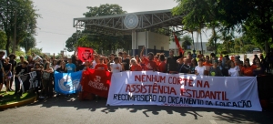 Estudantes da UFMT podem perder R$ 2 milhões da Assistência Estudantil para empresas terceirizadas e protestam