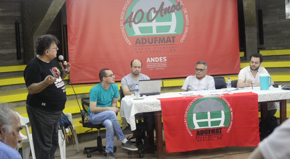 Docentes da UFMT decidem aderir à Greve Nacional em Defesa da Educação na próxima terça-feira, 13/08