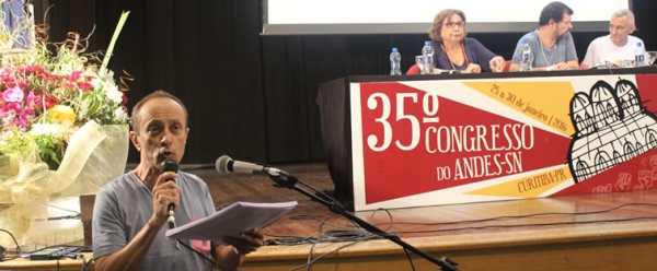 Delegados debatem o plano de lutas dos setores no terceiro dia de trabalho no Congresso Nacional do ANDES-SN