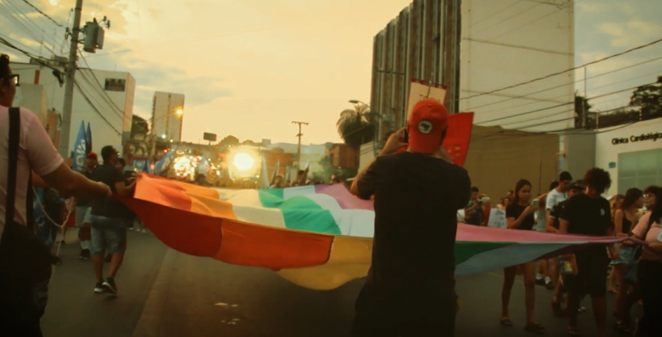 Vídeo: Adufmat-Ssind na luta contra a LGBTQIA+fobia e todos os tipos de discriminação, preconceito e exploração