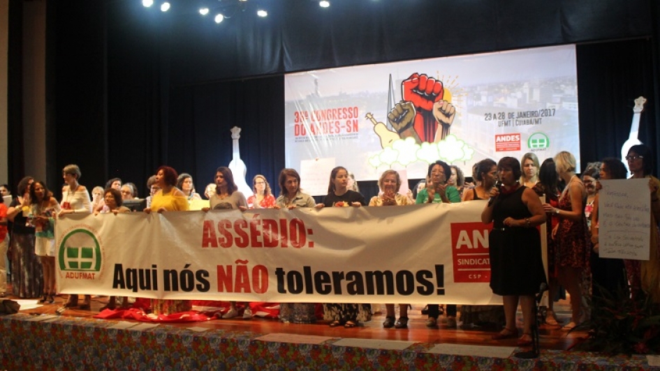 Mulheres marcam 36º Congresso do ANDES – SN com protesto contra assédio