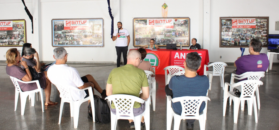 Assembleia da Adufmat-Ssind retoma análise de conjuntura, elege Conselho Fiscal e comissão para preparar o Baile dos Professores