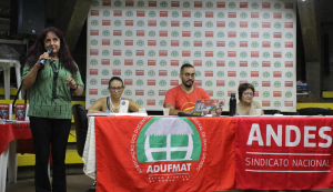 Em assembleia geral, docentes da UFMT debatem propostas que ser&atilde;o apreciadas no 44&ordm; Congresso do Andes na pr&oacute;xima semana