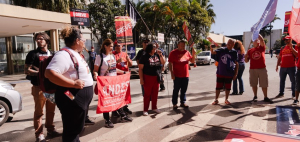 Docentes federais em greve participam de reuniões no MEC e fazem aula em frente ao ministério