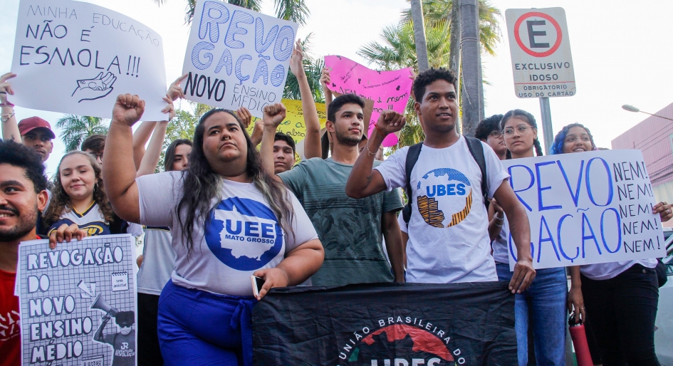 Cuiabá participa de mobilização nacional pela revogação do Novo Ensino Médio