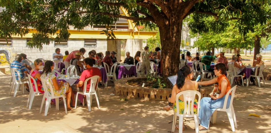 Café da manhã reúne docentes na Adufmat-Ssind após 20 meses de reclusão; veja fotos