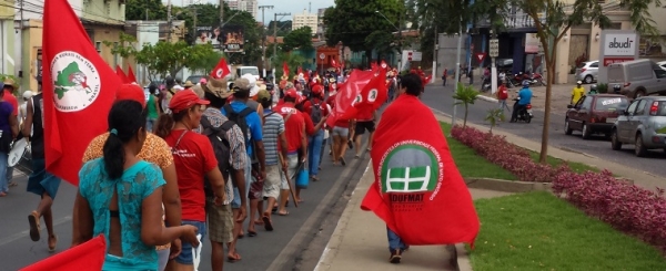 Integrantes do MST e outras entidades marcham 27 km até o Centro Político de Cuiabá