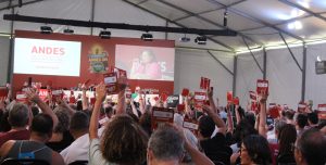 Plen&aacute;ria sobre Plano de Lutas dos Setores encaminha a&ccedil;&otilde;es em defesa da recomposi&ccedil;&atilde;o or&ccedil;ament&aacute;ria e den&uacute;ncia do uso de emendas parlamentares, entre outras, no 44&ordm; Congresso do Andes-SN